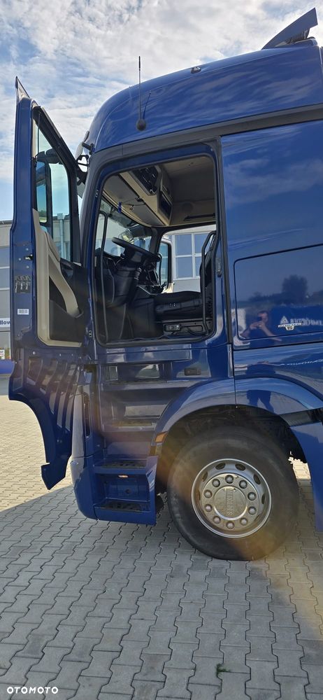Mercedes-Benz Actros - 16
