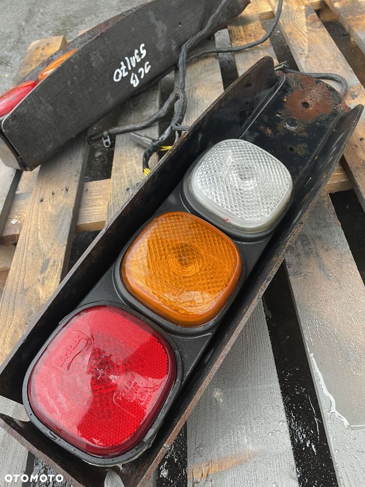JCB 531 541 - lampy tylne 700/50-129 - 3