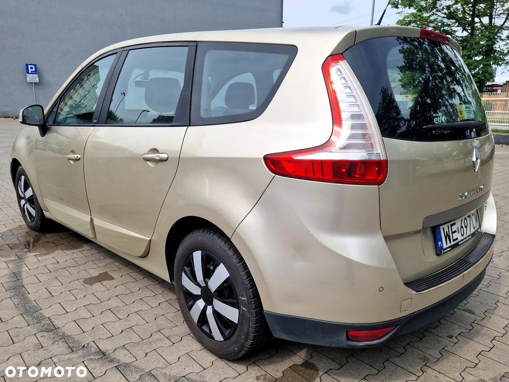 Renault Scenic 2011 photo 5