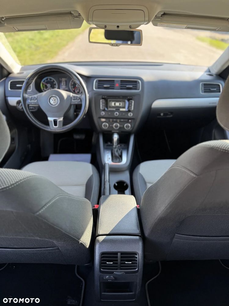 Volkswagen Jetta Hybrid - 35