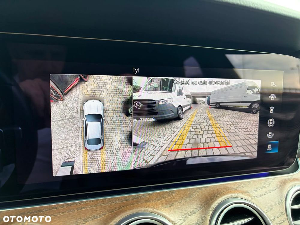 Mercedes-Benz Klasa E 220 d 4-Matic Exclusive - 26