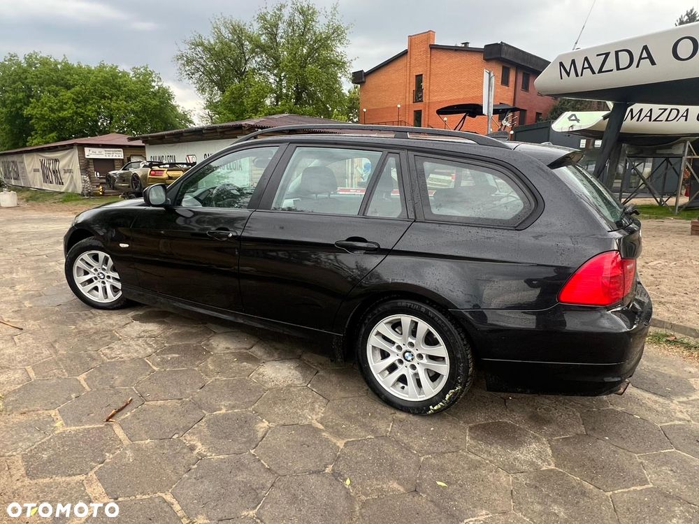 BMW Seria 3 318i - 11