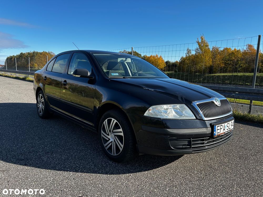 Skoda Octavia 1.6 Ambiente - 17