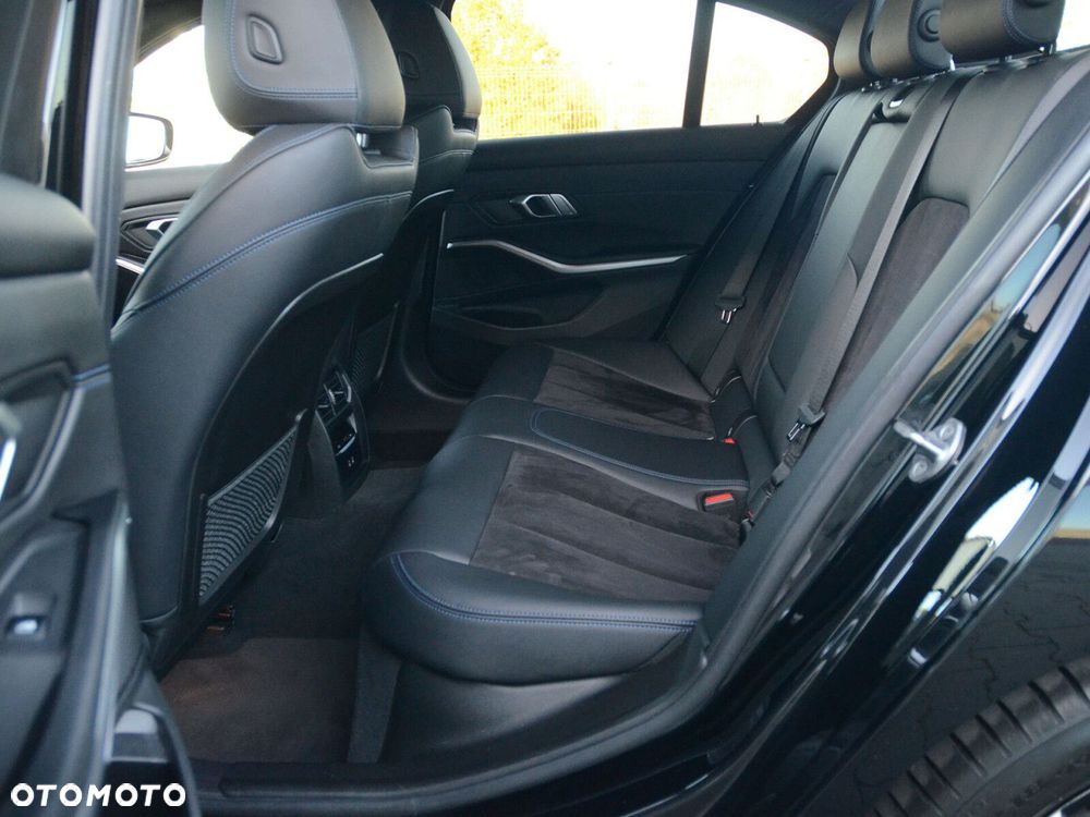 BMW Seria 3 320d xDrive mHEV M Sport sport - 30
