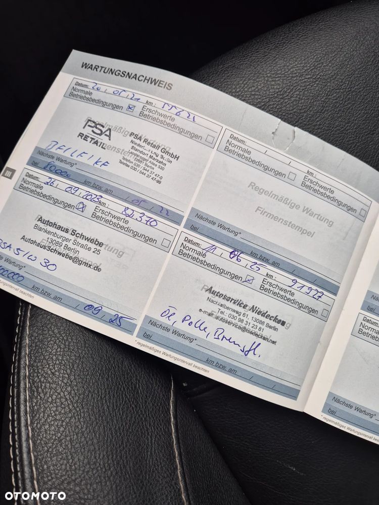 Peugeot 2008 1.6 BlueHDi Allure S&S - 31