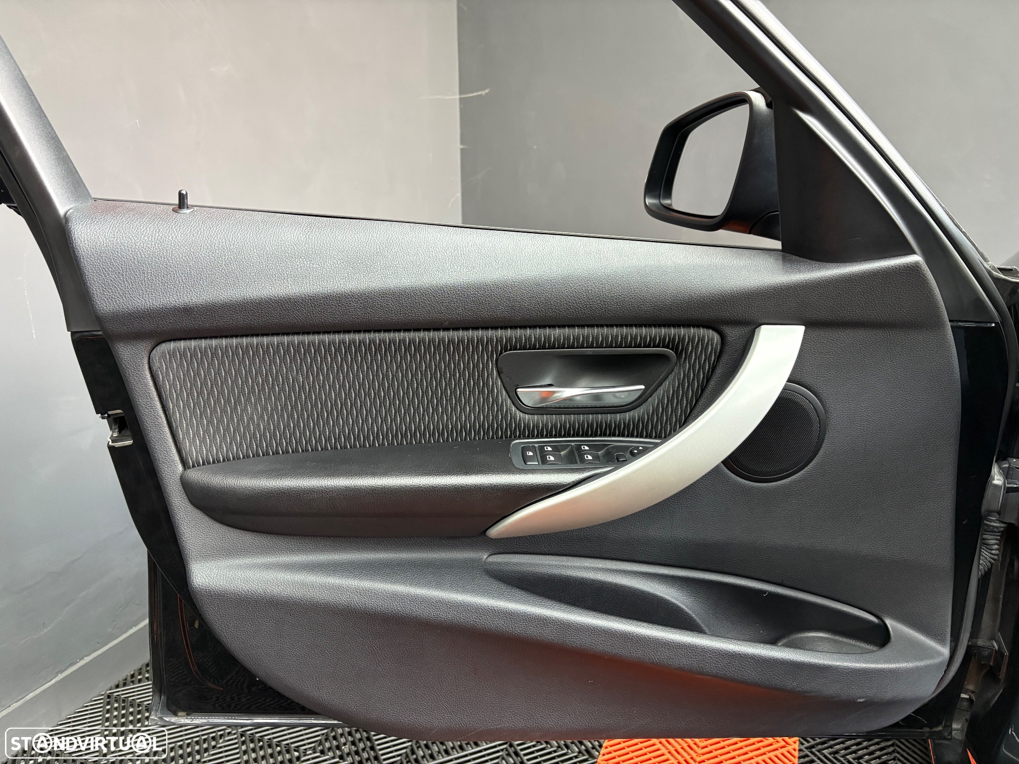 BMW 318 d Aut. Sport Line - 28