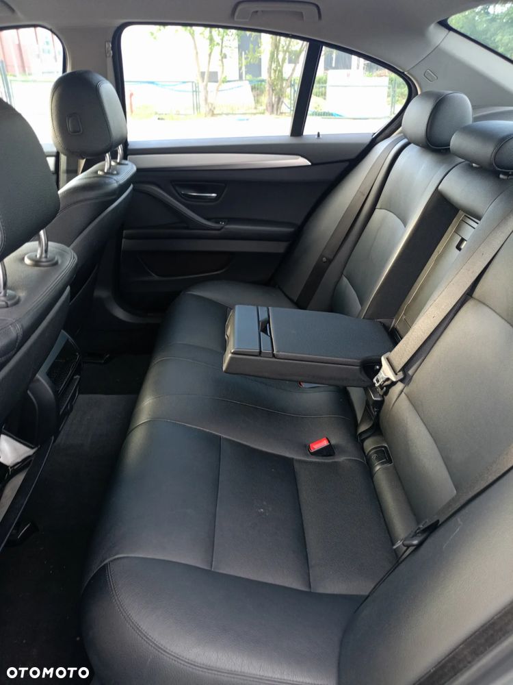 BMW Seria 5 518d Business Edition - 32
