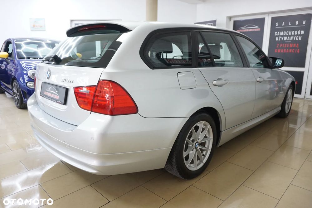 BMW Seria 3 318d - 9