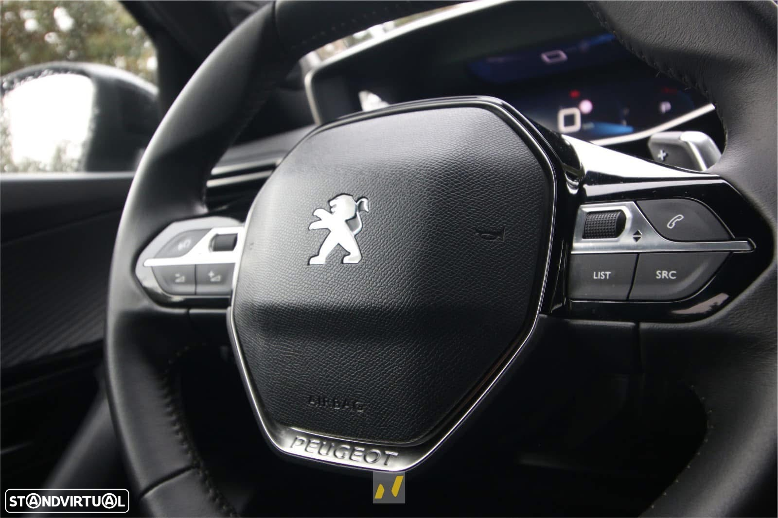Peugeot 2008 1.2 PureTech Allure Pack EAT8 - 17