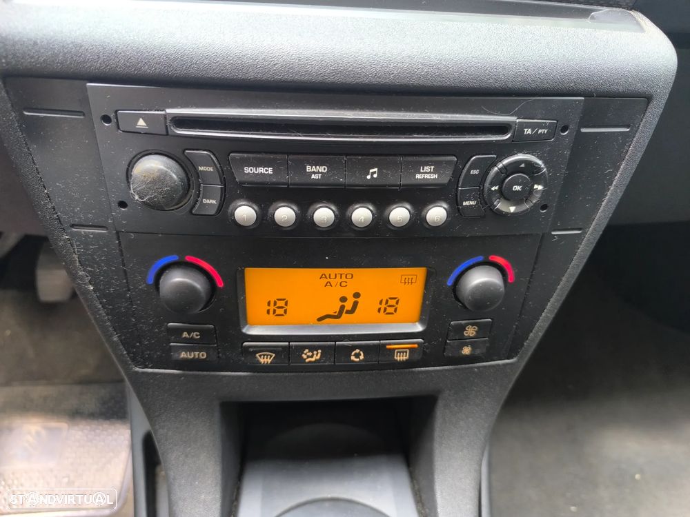 Citroën C4 1.6 HDi 110 VTS - 17