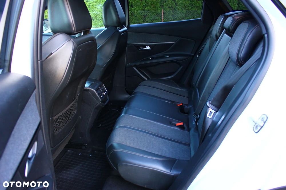 Peugeot 3008 1.5 BlueHDi GT Pack S&S EAT8 - 32