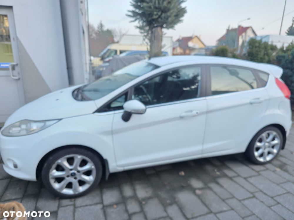 Ford Fiesta 1.25 Ambiente - 2