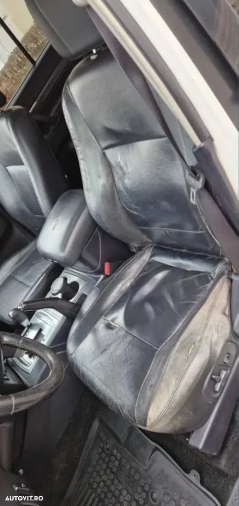 Mitsubishi Pajero - 8