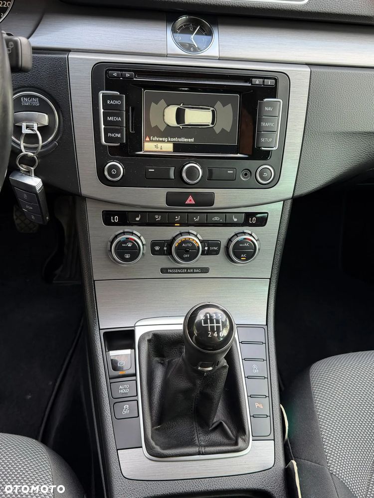 Volkswagen Passat - 28
