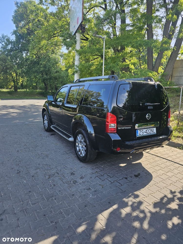 Nissan Pathfinder 2.5 D LE EU5 - 6