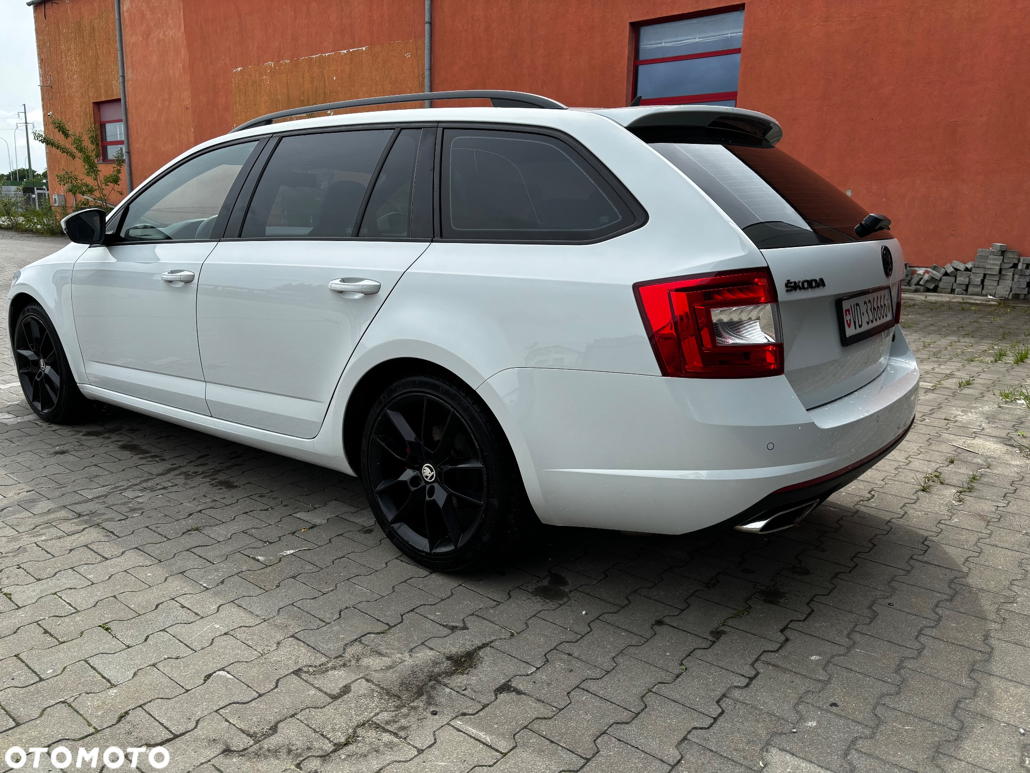 Skoda Octavia 2.0 TDI DSG RS - 20