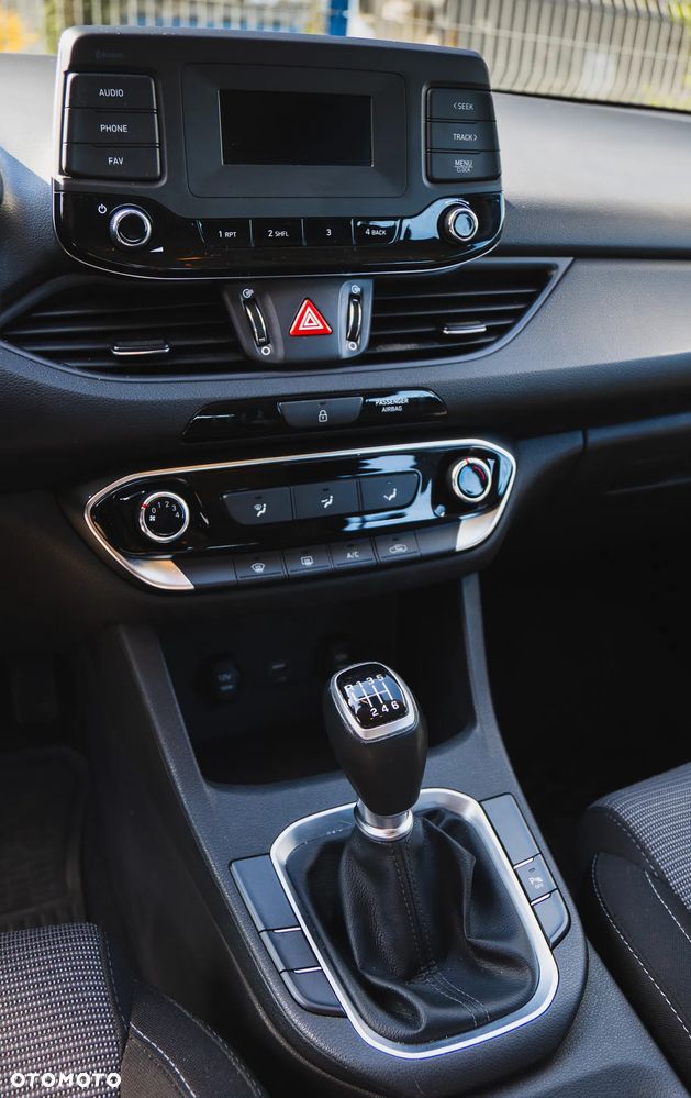 Hyundai i30 1.5 DPI Classic + - 18