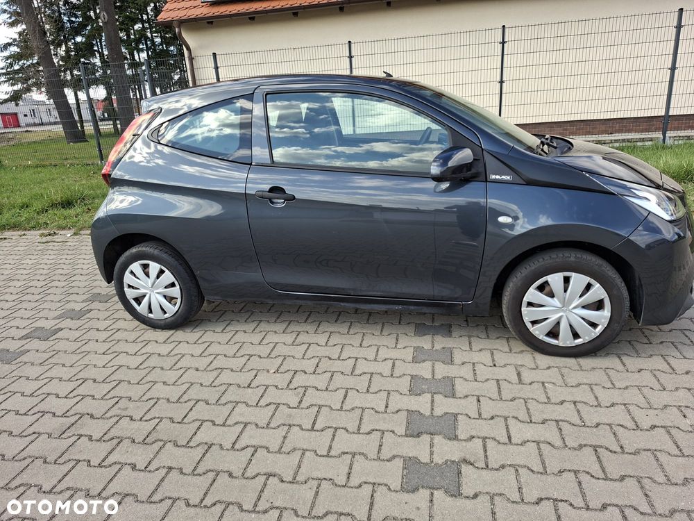 Toyota Aygo x-play club - 10