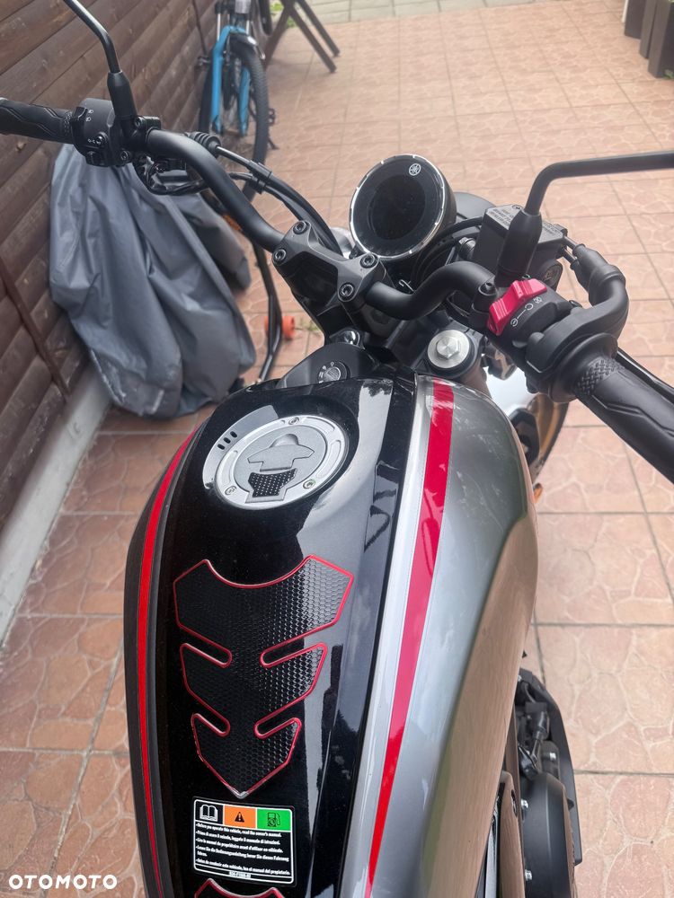Yamaha XSR - 4