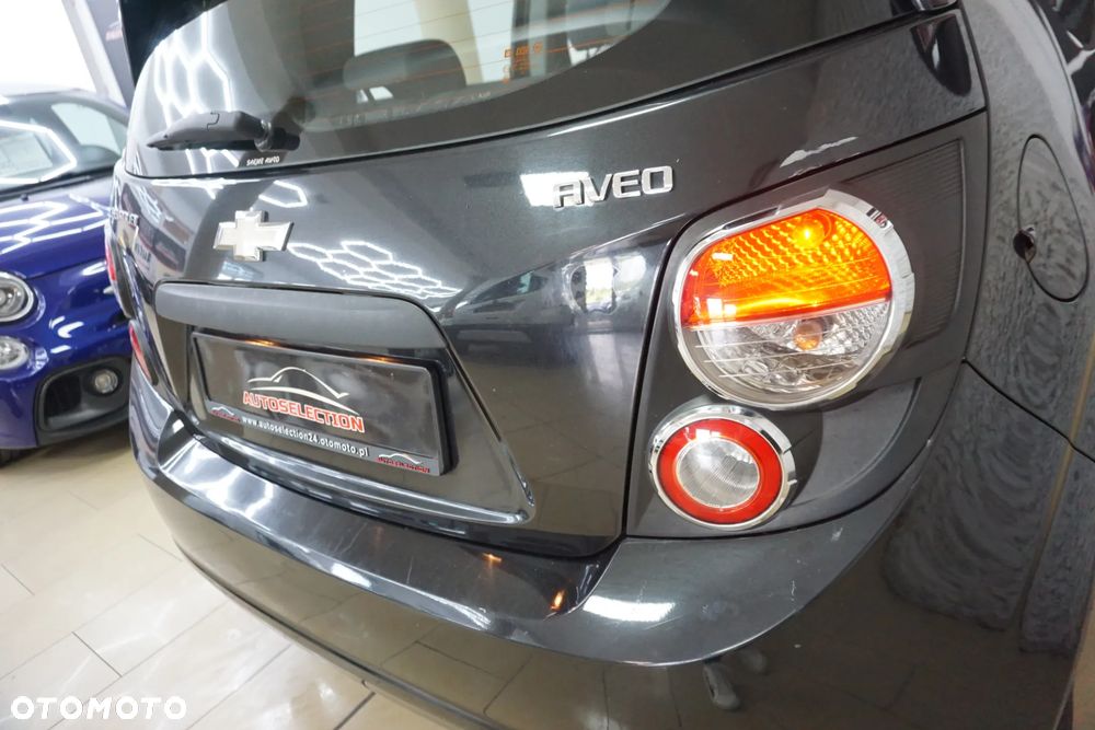 Chevrolet Aveo 1.2 LT - 12