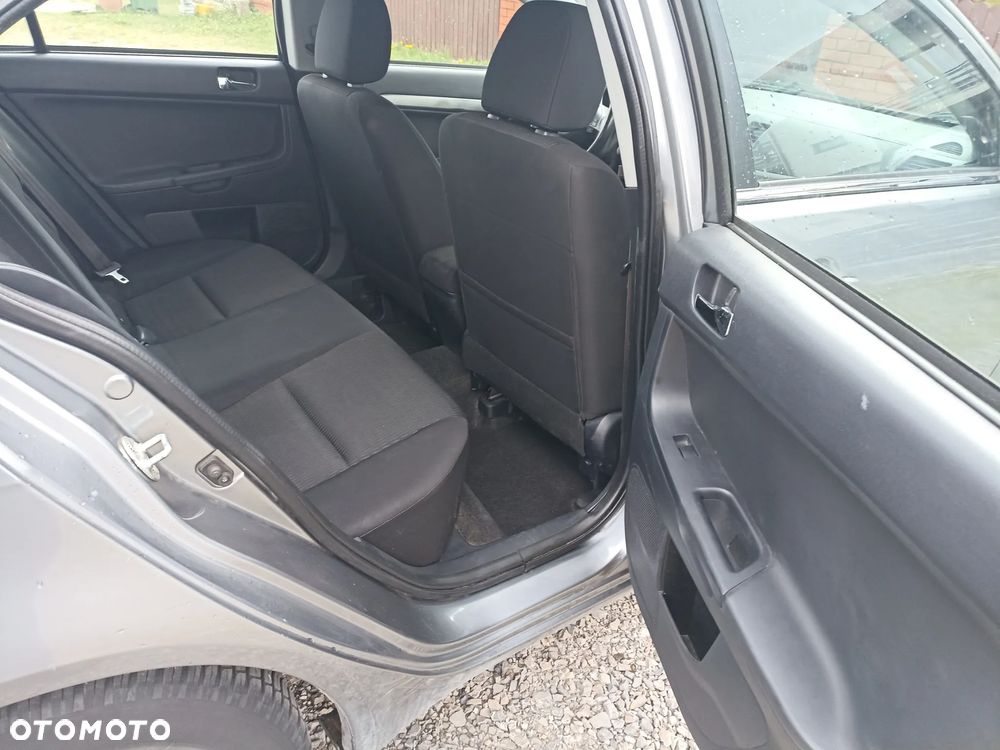 Mitsubishi Lancer 1.6 Invite - 7