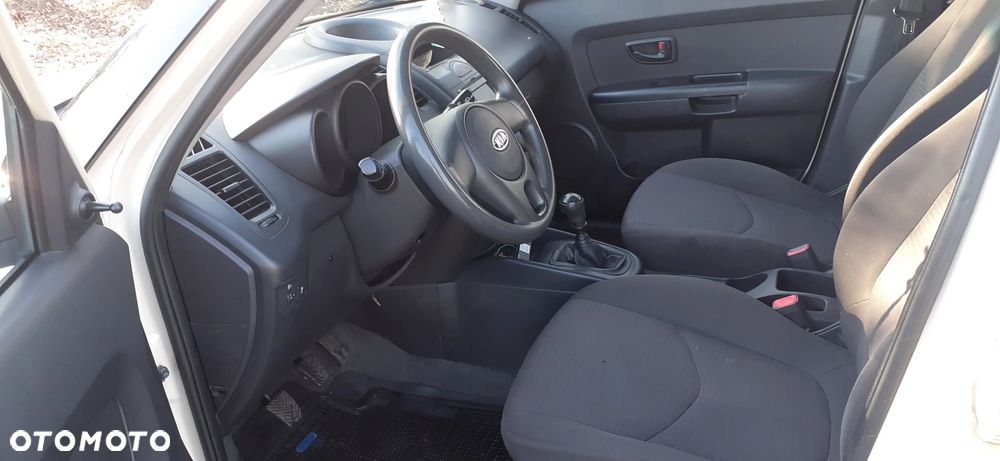 Kia Soul 1.6 L - 9