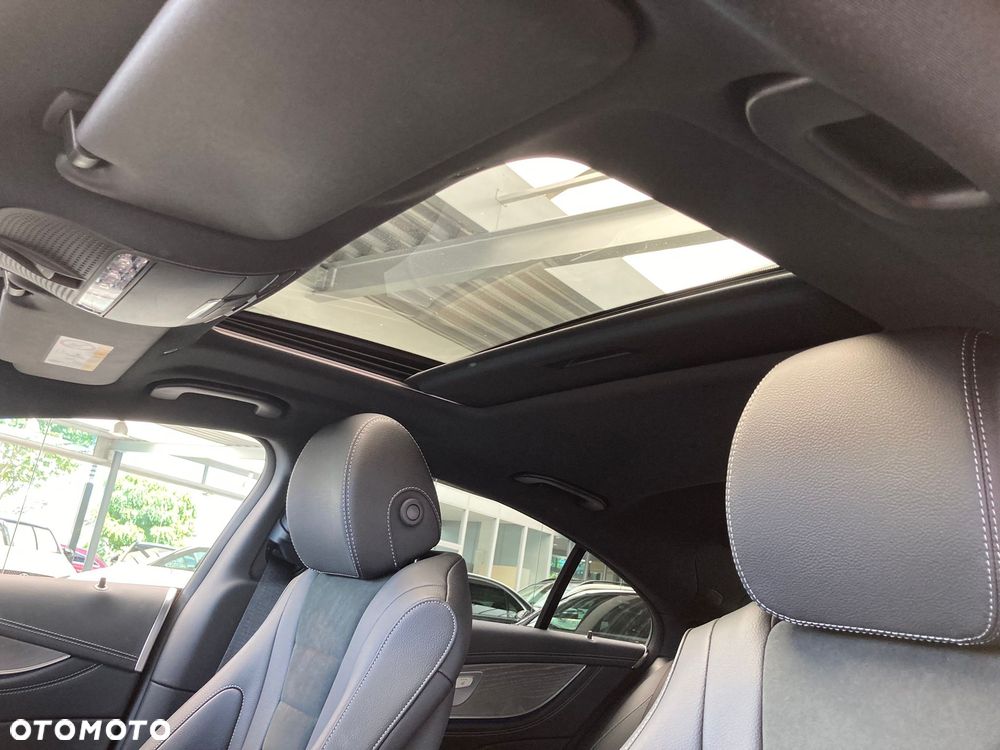 Mercedes-Benz CLS 300 d 4-Matic AMG - 6