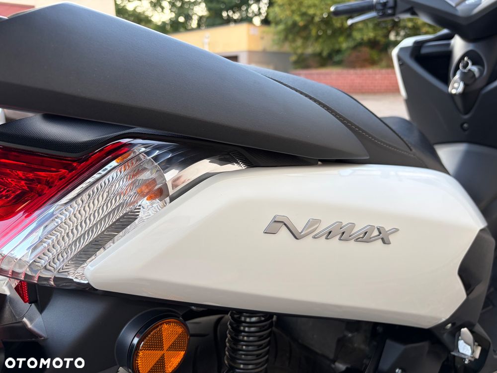 Yamaha NMAX - 11