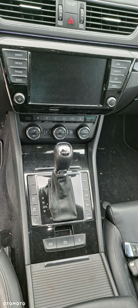 Skoda Superb 2.0 TDI 4x4 DSG L&K - 16