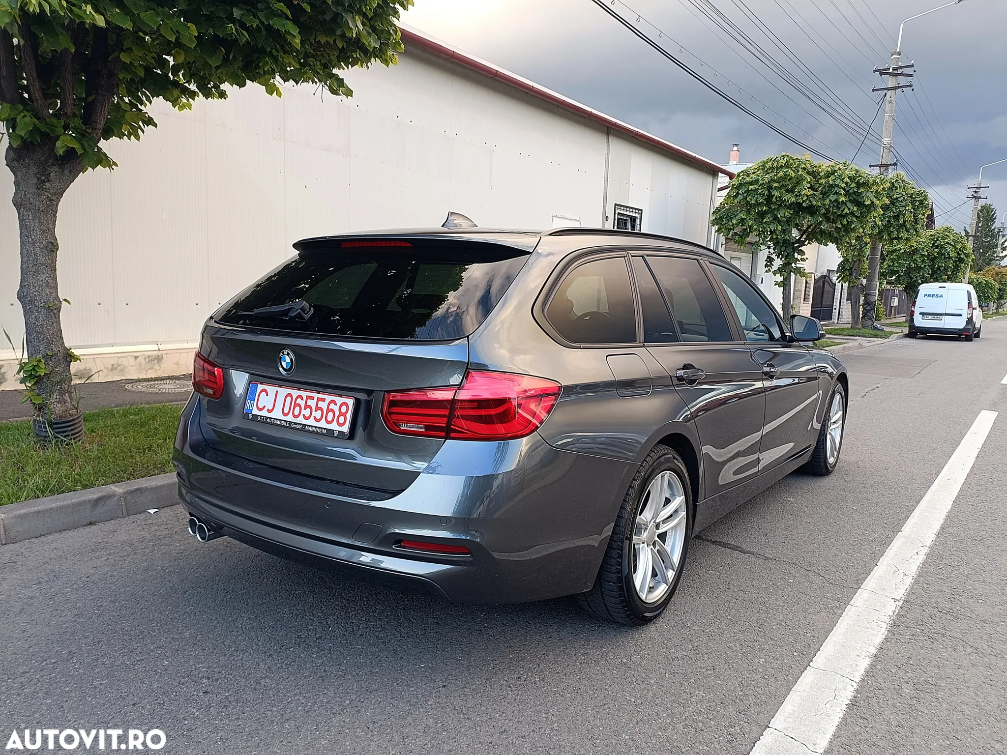BMW Seria 3 320d Touring Aut. Sport Line - 6