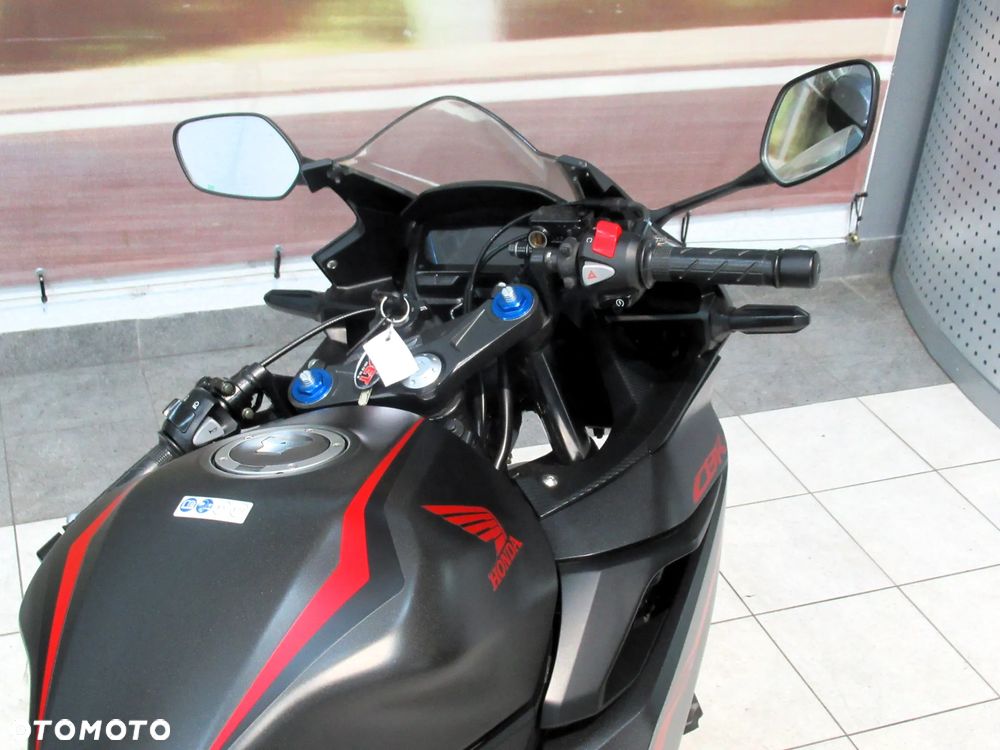 Honda CBR - 13