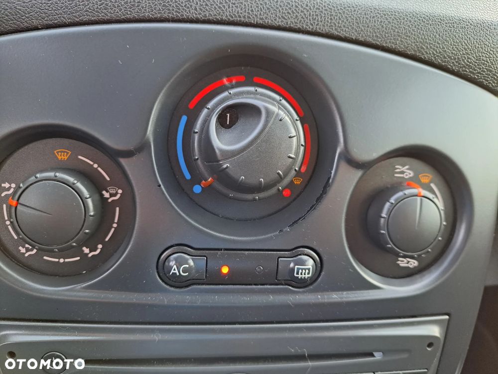 Renault Clio - 24