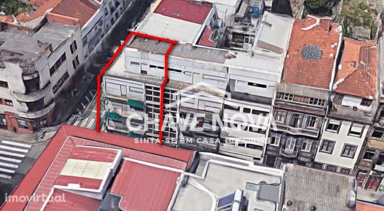 Prédio com 5 pisos no Centro do Porto - Grande imagem: 2/3
