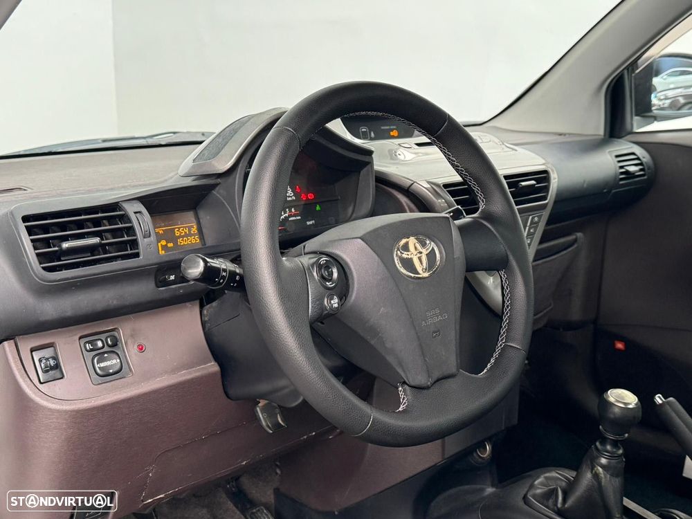 Toyota iQ 1.4 D-4D 2 EP - 27