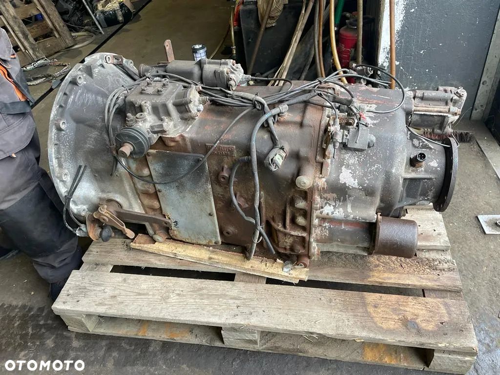 SKRZYNIA BIEGOW VOLVO SR 1700 - 1