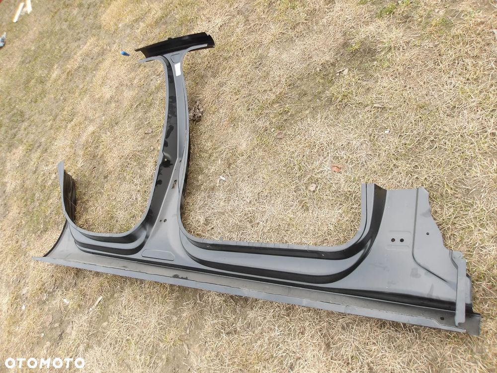 SLUPEK PROG LEWY AUDI A4 B9 LIFT - 8