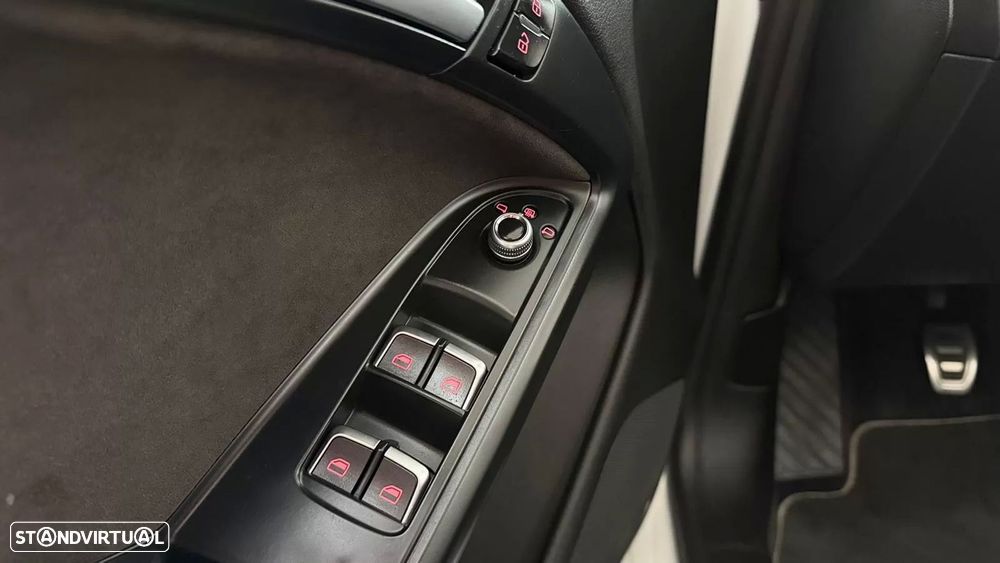 Audi A5 Cabrio 2.0 TDi S-line - 30