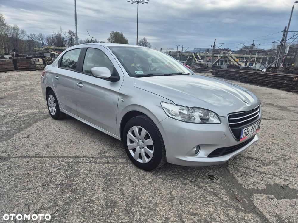 Peugeot 301 1.2 Pure Tech Active - 2