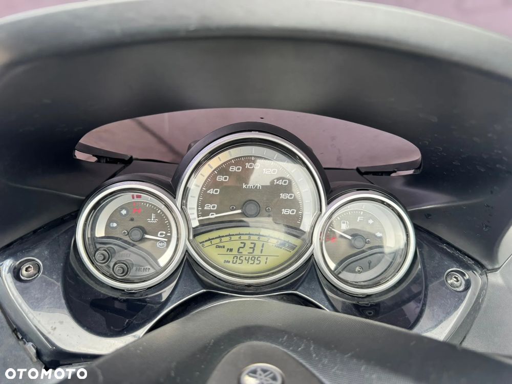 Yamaha Tmax - 22