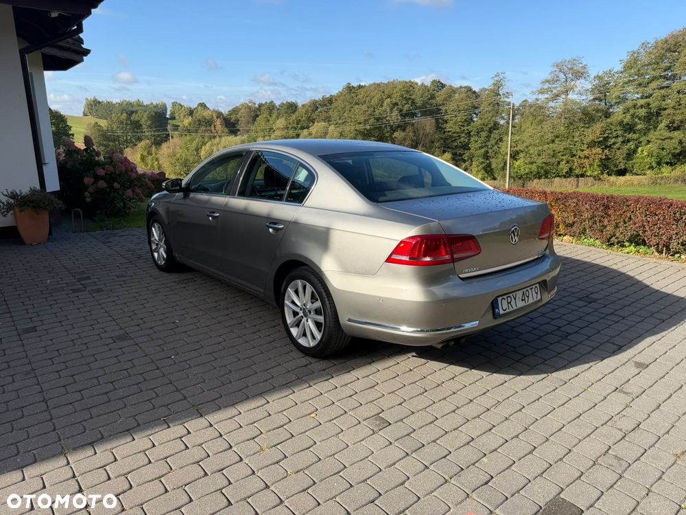 Volkswagen Passat - 6