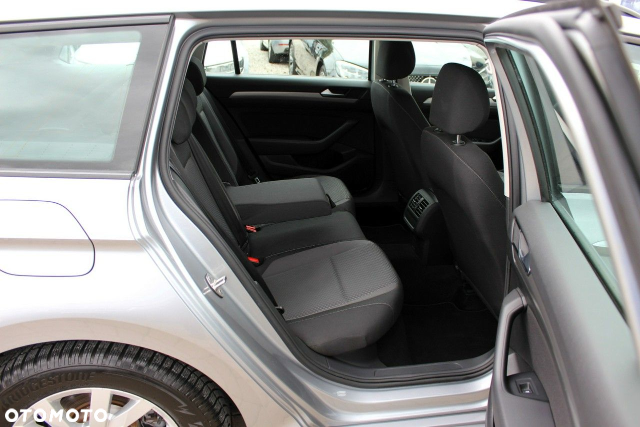 Volkswagen Passat 1.5 TSI EVO Essence DSG - 9