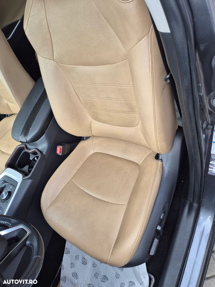Toyota RAV4 2.5 VVT-iE 4x4 Luxury Premium - 23