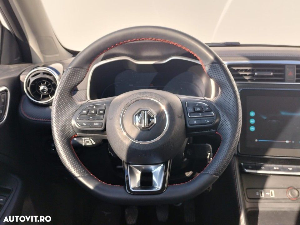 MG ZS - 13