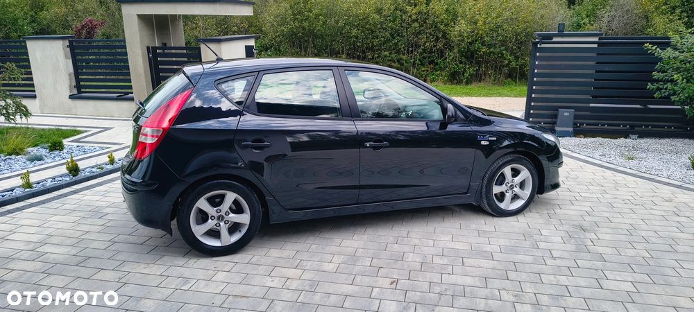 Hyundai i30 1.6 CRDi blue Classic - 12