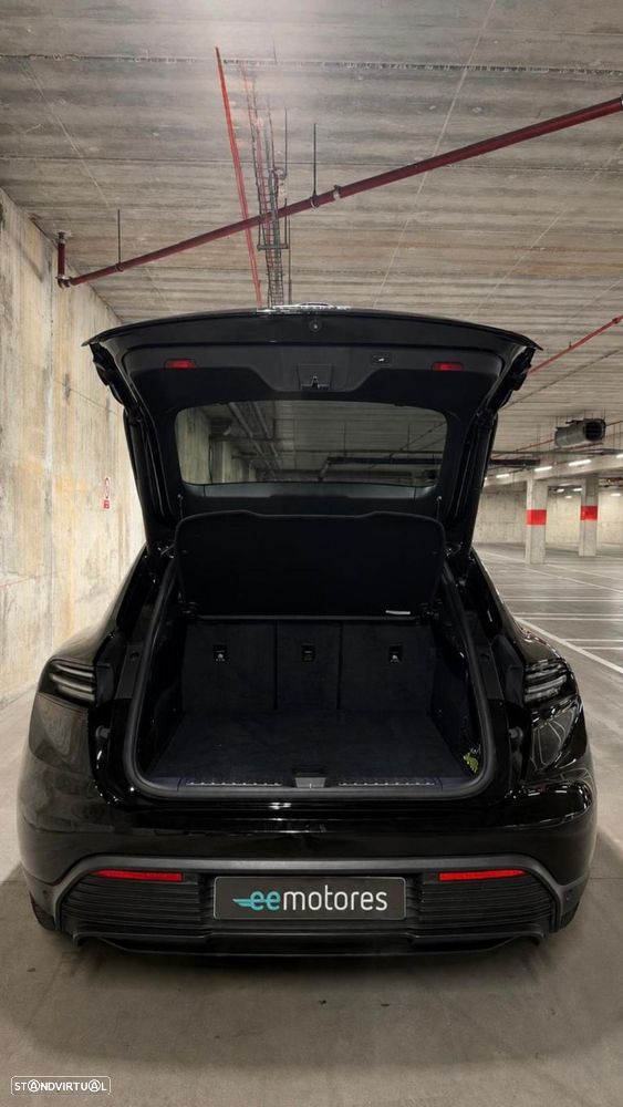 Porsche Macan Electric 4 - 13