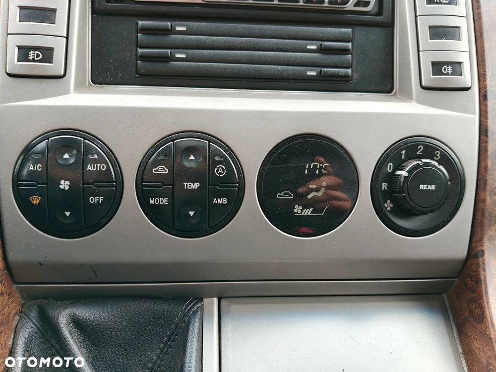Kia Carnival CRDi Executive - 40