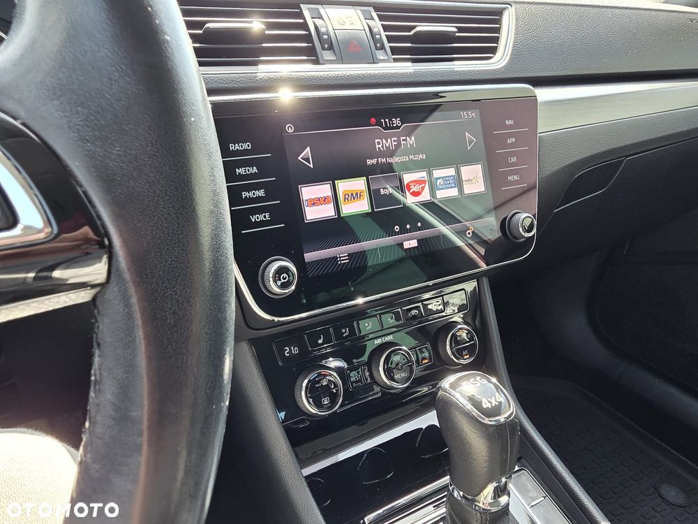 Skoda Superb 2.0 TDI 4x4 Style DSG - 9