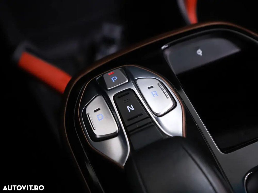 Hyundai IONIQ - 12