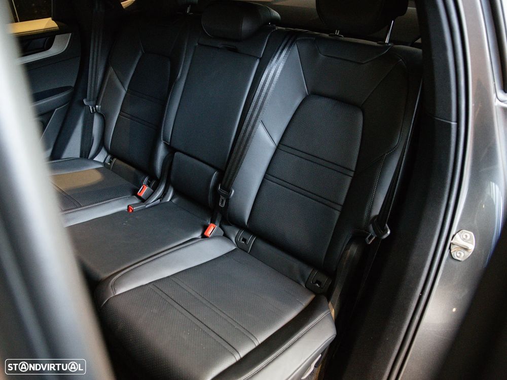 Porsche Cayenne Coupé E-Hybrid - 32