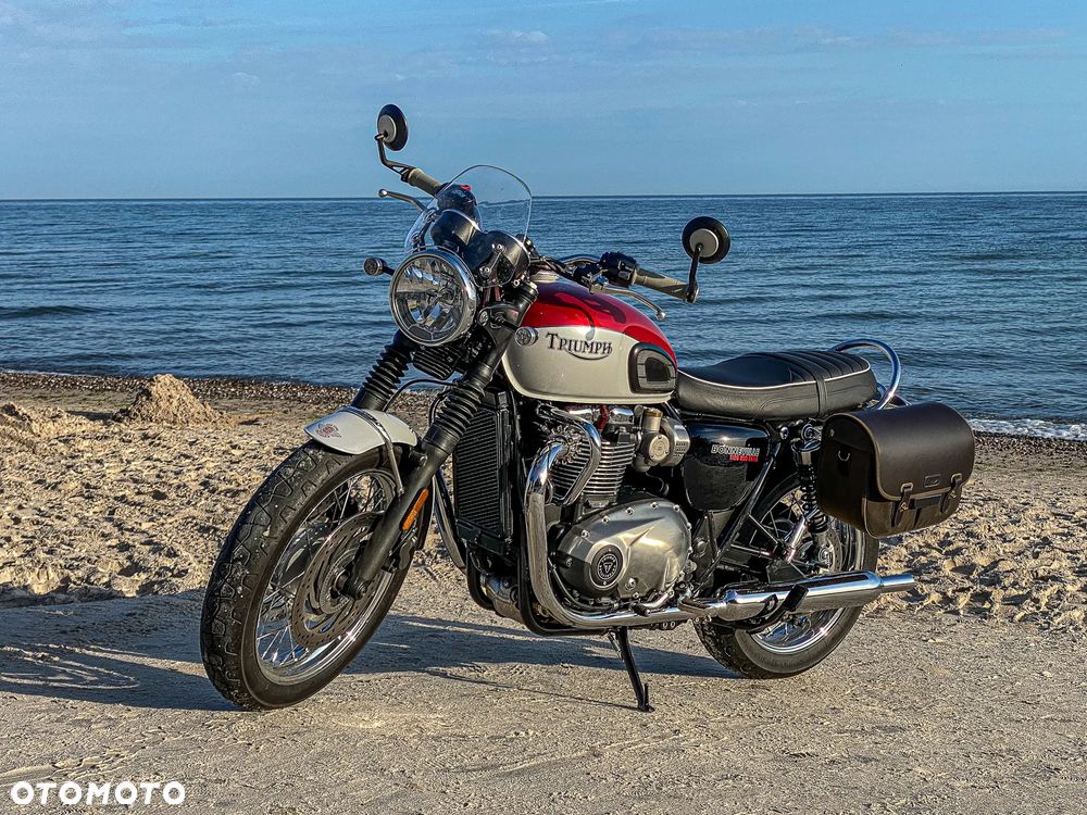 Triumph Bonneville - 2